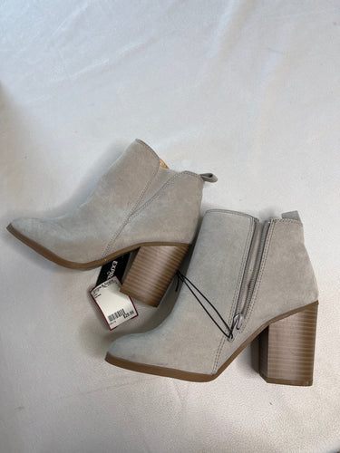 6 Express booties brandnew shoes