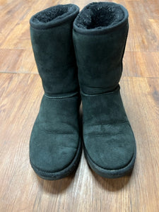 UGG 10 shoes