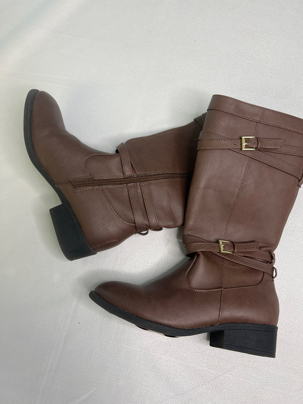 girls 3 American Eagle Boots