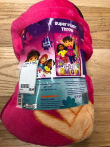 Dora & Friends 46x60" Plush Throw