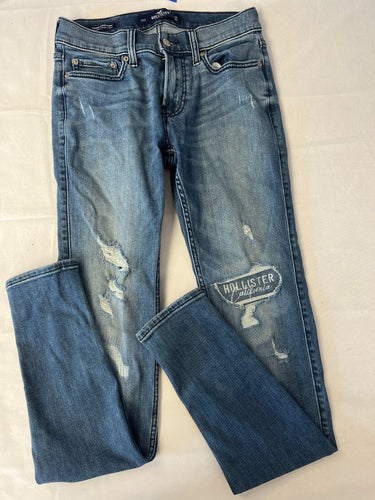 Size 28x30 stacked skinny hollister