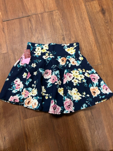 BNWT Women's Size S Skort