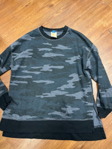 Size M old navy Shirt