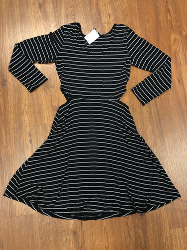 Size M AE Dress