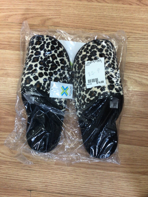 Womens 8.5-9  Leopard Slippers