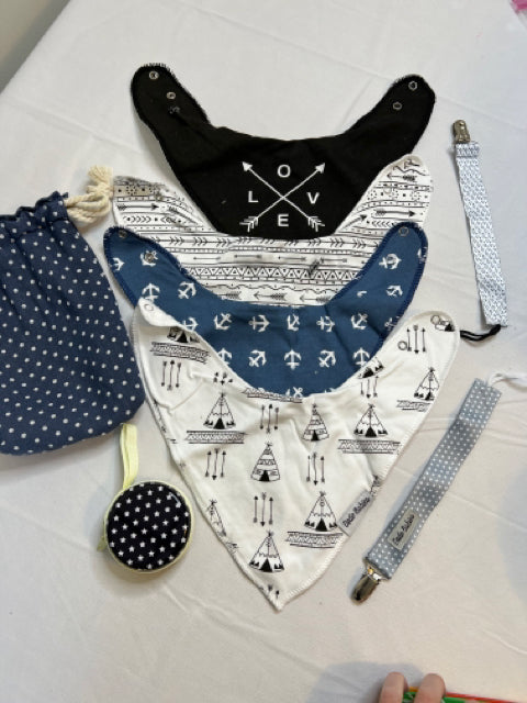 Dodo Baby Drool Bibs and Pacifier Clips