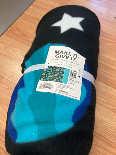 Make It. Give it. No sew OR Sew throw kit