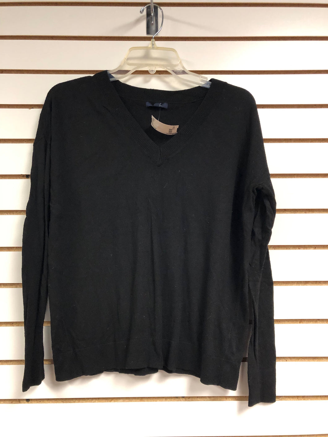 womens Size S Gap v neck  Shirt