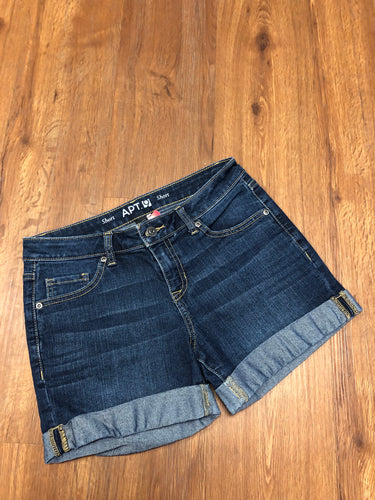 womens Size 4 Apt 9 short  Shorts