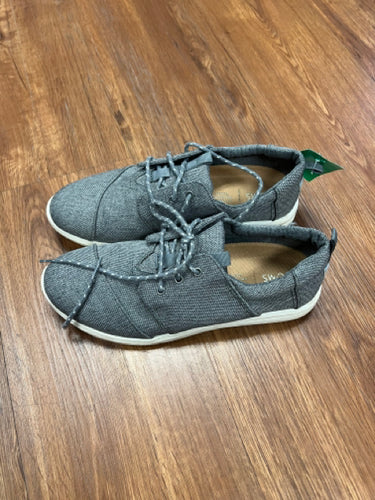 Toms 8 shoes