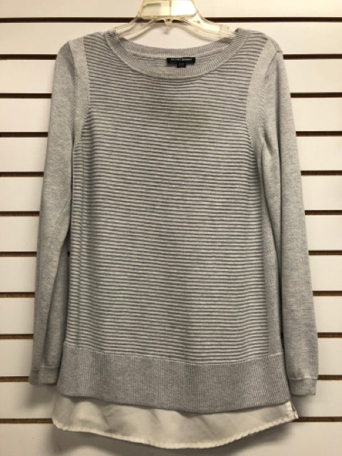 Size S gray sweater with white underlay-R