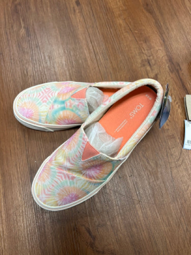 Toms 7.5 shoes