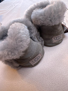 0/1 UGGs Shoes