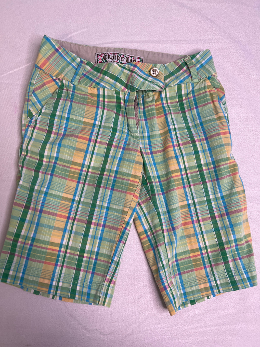 Girls size 8 Cupids Cup Green Plaid  Shorts