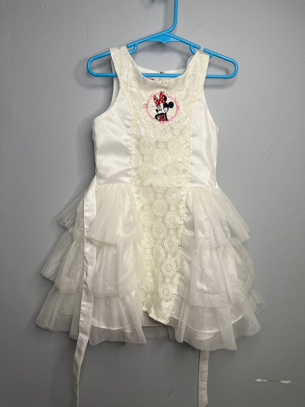 Girls size 4 Disney Minnie Mouse White Dress